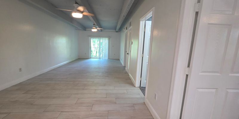 Miami Beach Apartment: 1777 Michigan Ave