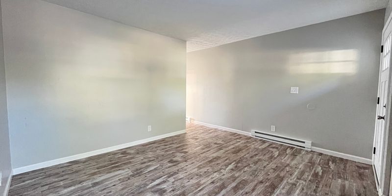 Richwood House: 208 Forest Ln