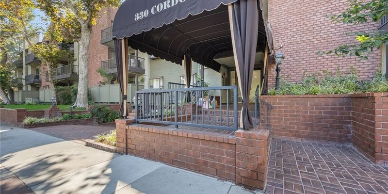 Pasadena Condo: 330 Cordova St
