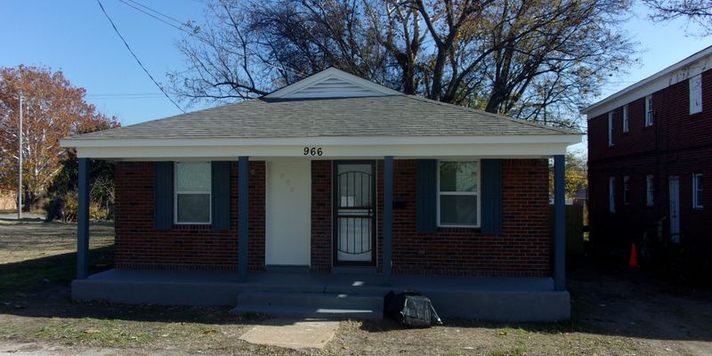 Memphis House: 966 Tennessee St