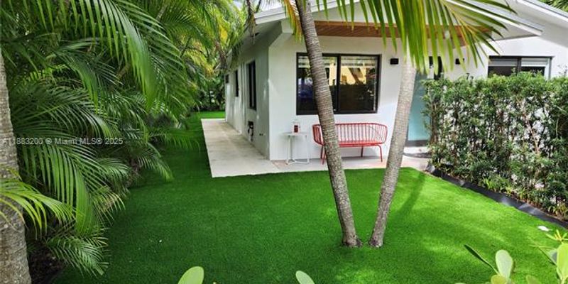 Miami House: 77 NE 43rd St