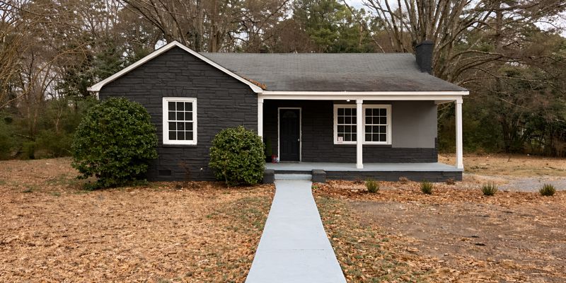 Stanley House: 2629 Dallas Stanley Hwy