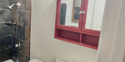 Bathroom 1.jpeg
