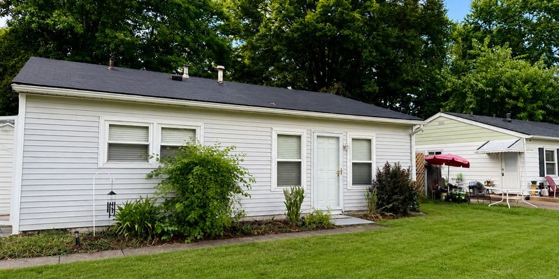 Louisville House: 10010 Donau Ln