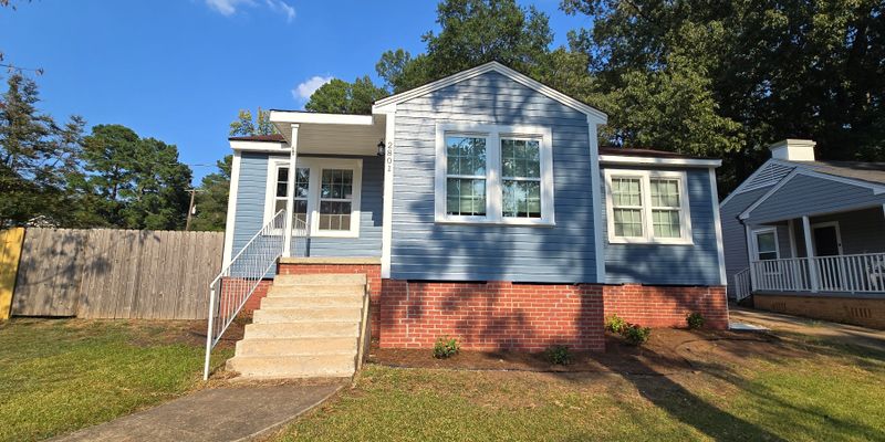 Shreveport House: 2801 Oak St
