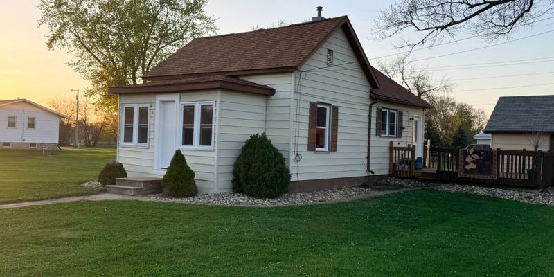 Fairbank House: 407 Patterson St