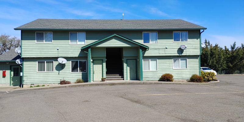 Roseburg North Apartment: 5357 NE Stephens St