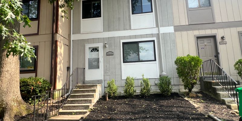 Bowie House: 12043 Hallandale Terrace