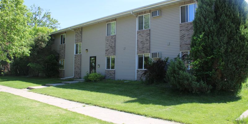 Brookings Apartment: 720 8th Ave