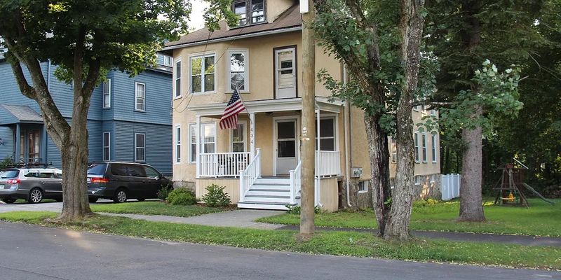 Manchester Apartment: 434 Walnut Street