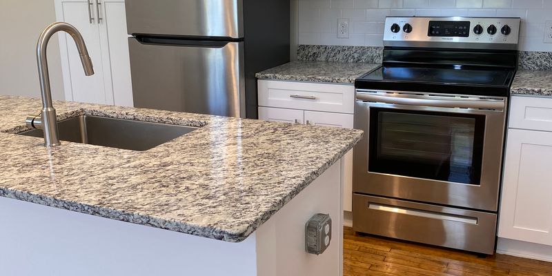 Woodstock Apartment: 403 W Court St