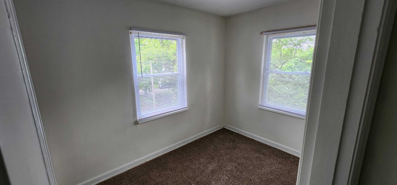 2706 Oxford Avenue 4 photo 8