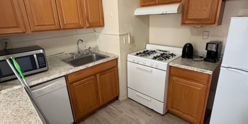 Ithaca Apartment: 706 E Seneca St