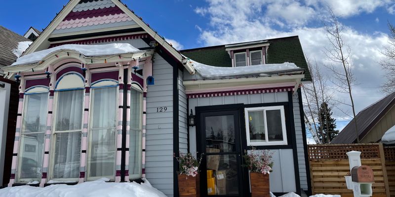 Leadville House: 129 W 4th St