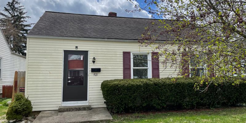 Richmond House: 921 NW D St