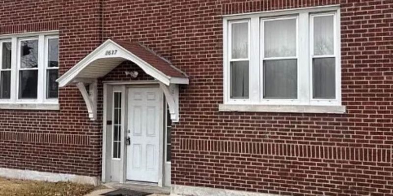 St. Louis Apartment: 3637 Chippewa St