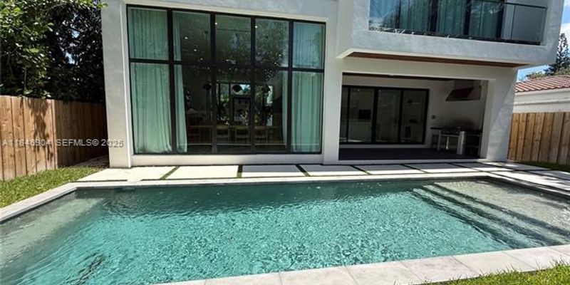 Miami House: 50 NE 49th St