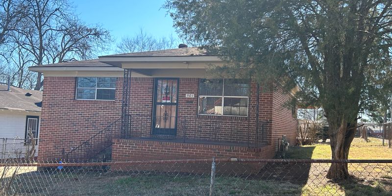 Fairfield House: 501 Jerry Coleman St