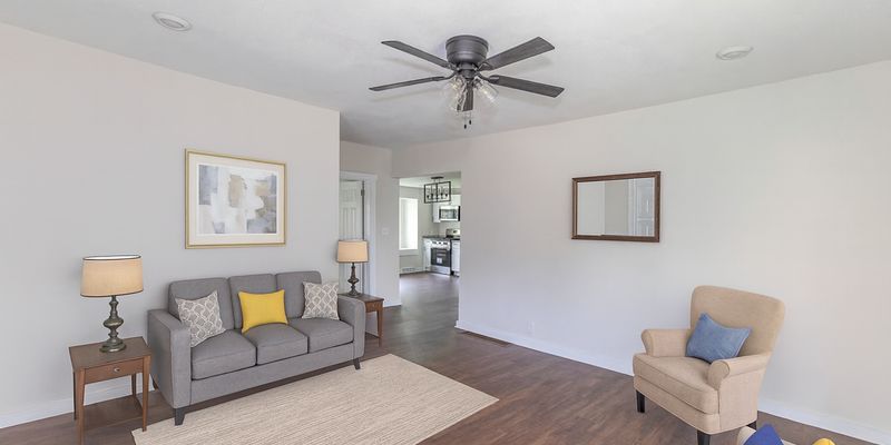 Independence House: 1124 N Lynn St