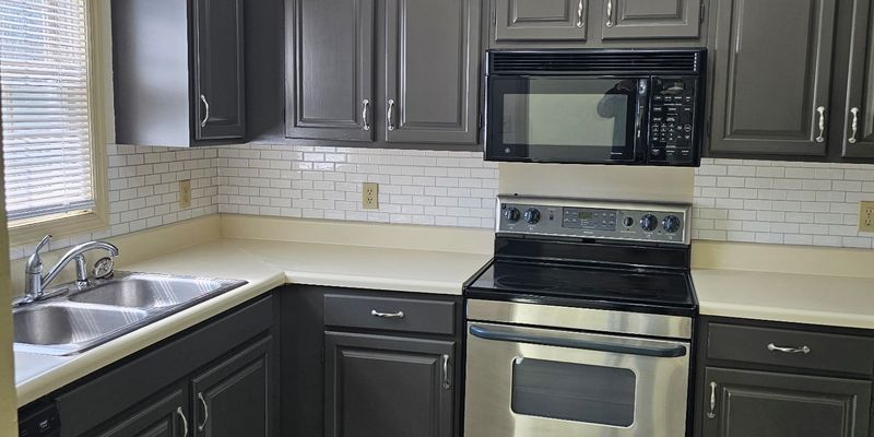 Oak Ridge House: 109 Arcadia Ln