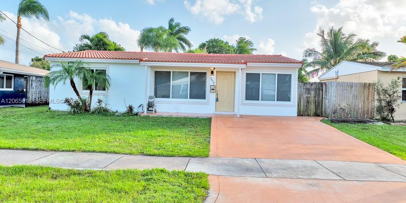 HOLLYWOOD House: 2618 Sherman ST #0