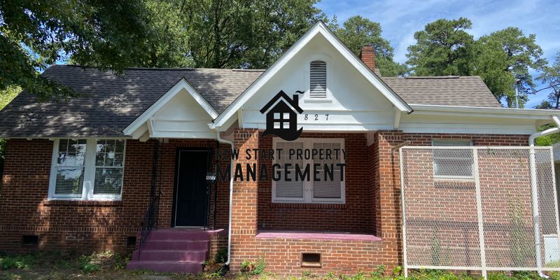 Macon House: 827 Nottingham Drive