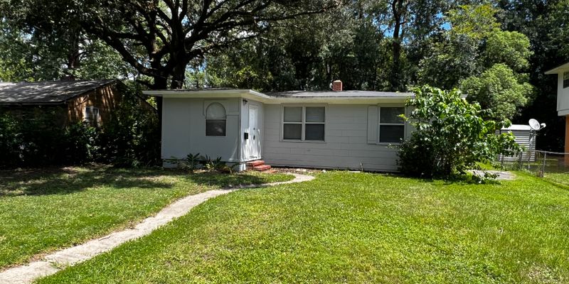 Jacksonville House: 5035 Campenella Dr