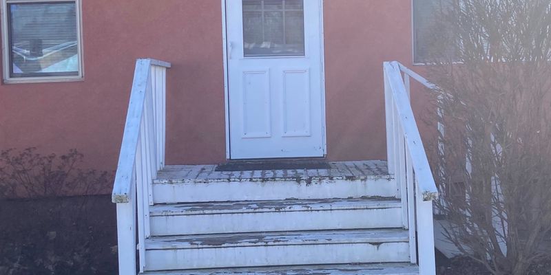 Seneca House: 162 Armour St