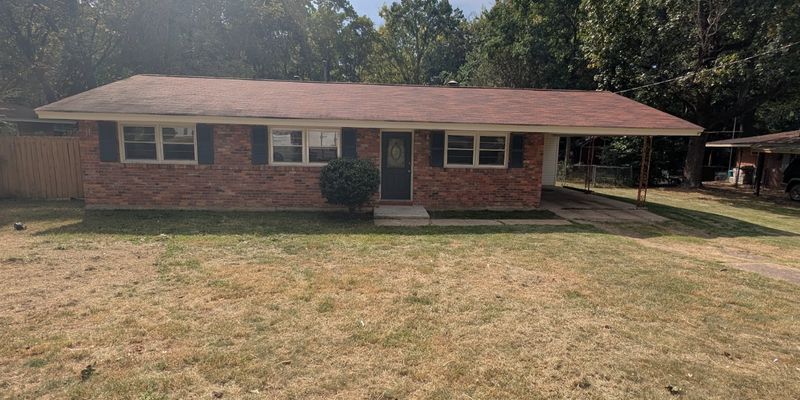 Montgomery House: 1130 Lombard Dr