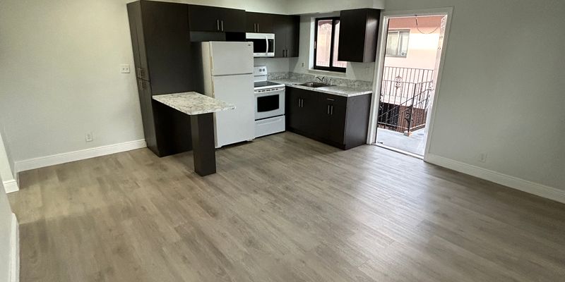 Hollywood Apartment: 2545 Taft Street