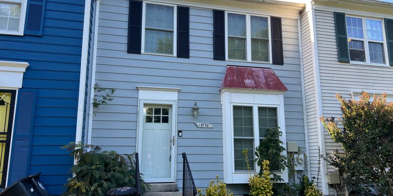 Bowie House: 15730 Piller Ln