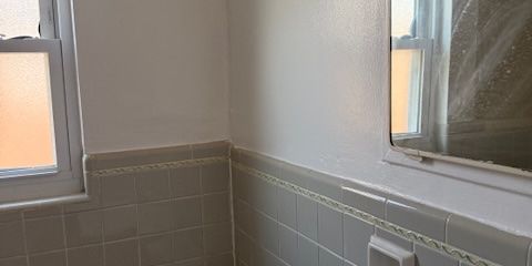 bathroomsinkmirrornew.jpg