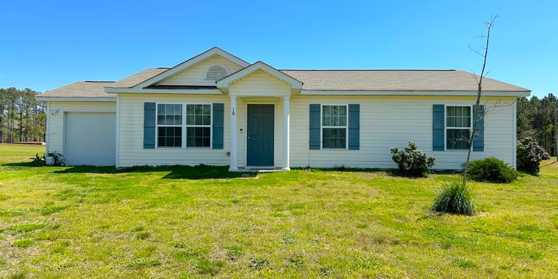 Louisburg House: 661 NC-56