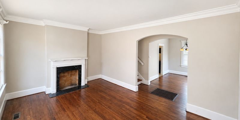 Montgomery Apartment: 2031 Ridge Ave