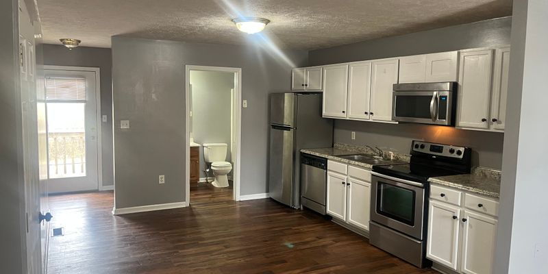 Seymour Apartment: 11735 Chapman Hwy