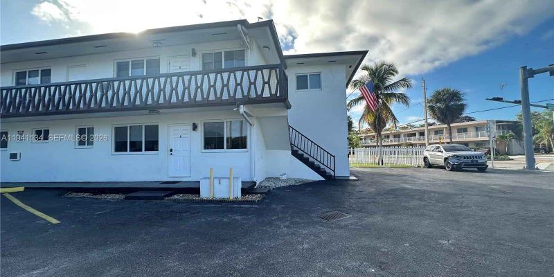 North Miami Apartment: 12101 Griffing Blvd