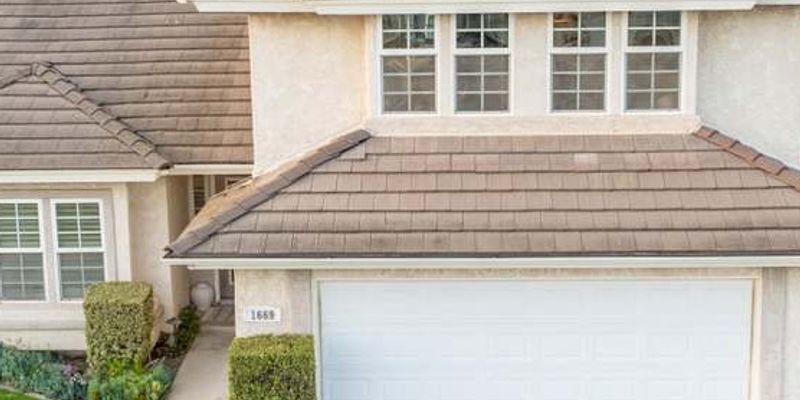 Camarillo House: 1669 Ridgewood Dr