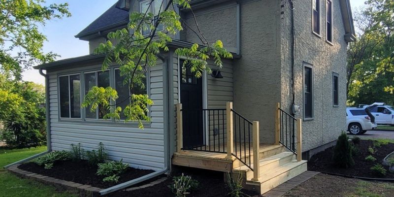Forest Lake House: 856 4th St SW