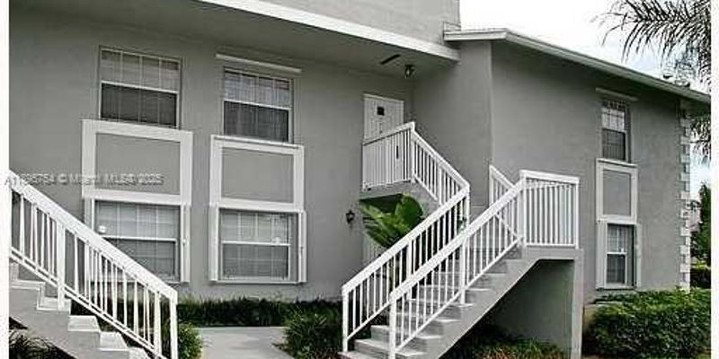 Miami House: 479 NE 210th Cir Terrace