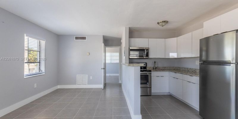 north miami beach House: 1960 ne 161st ST #201