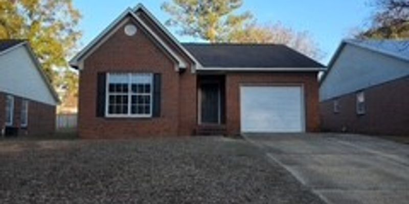 Dothan House: 1309 Baywood Rd