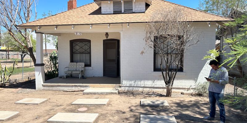 Phoenix House: 917 North 8th St