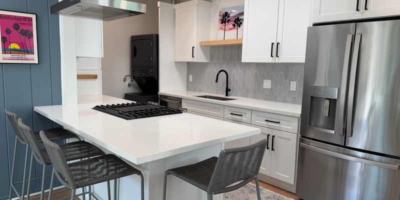 Hermosa Beach House: 544 8th St