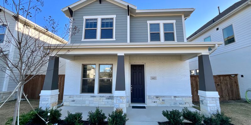 Aledo House: 14421 Walsh Ave