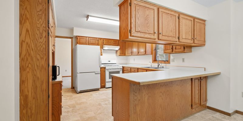 Woodbury House: 9173 Princeton Rd