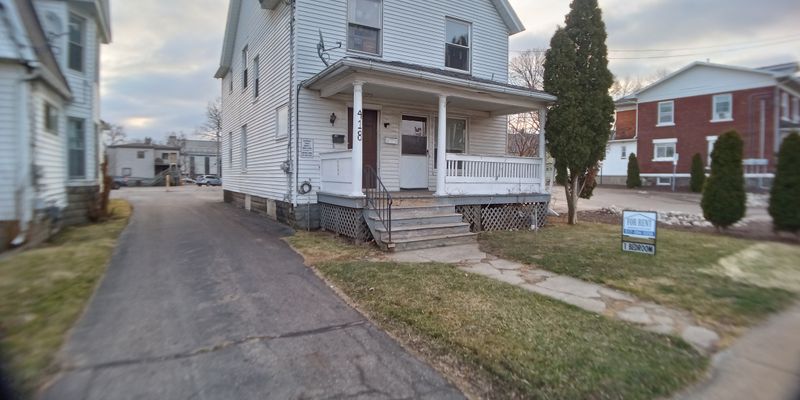 Lansing Apartment: 418 North Walnut Street