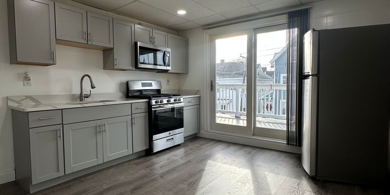 Lawrence Apartment: 20 Berkeley St