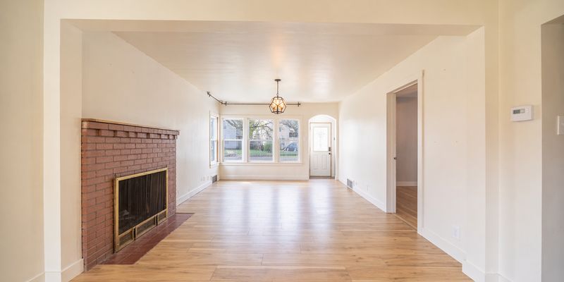 Elgin House: 714 Villa St