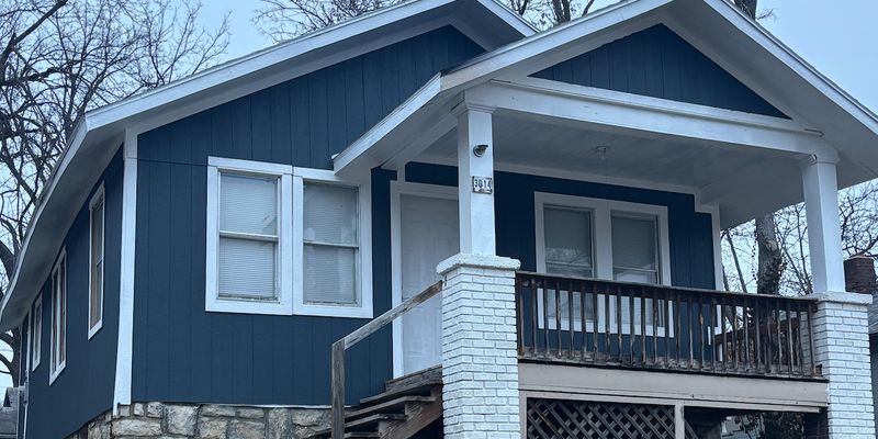 Kansas City House: 3014 E 69th St