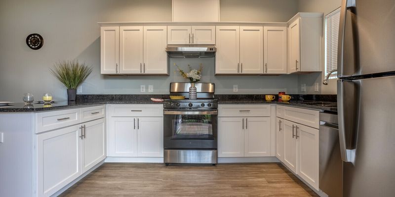 Conroe Apartment: 1299 S 7th St